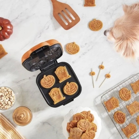 NIB 4/$20.00 Promo Dash-Halloween Mini Dog Treat - Picture 6 of 6